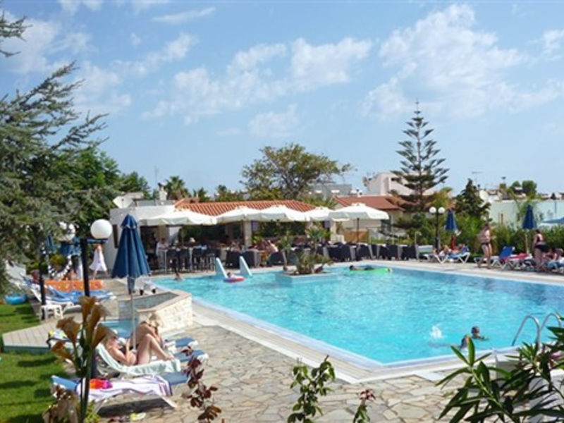 Kyknos Beach Hotel & Bungalows