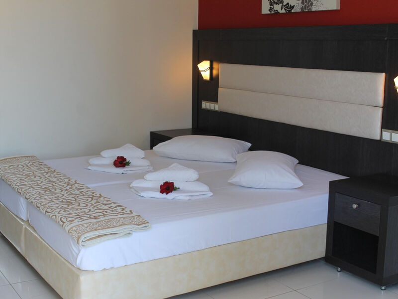 La Caretta Restaurant And Hotel