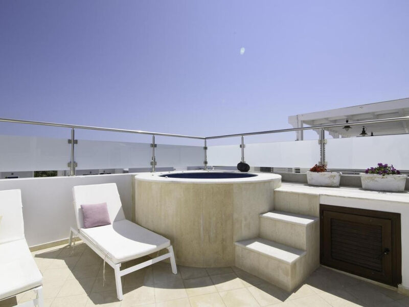 La Mer Deluxe Hotel & Spa