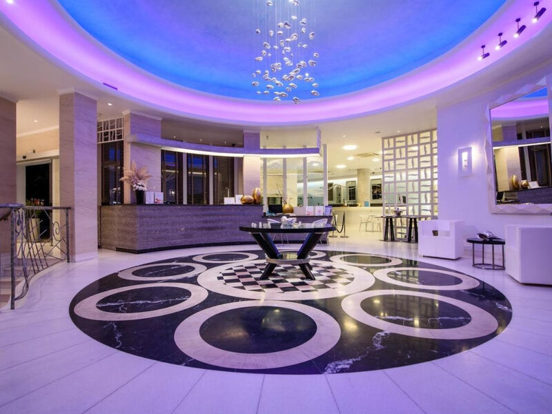 La Mer Deluxe Hotel & Spa