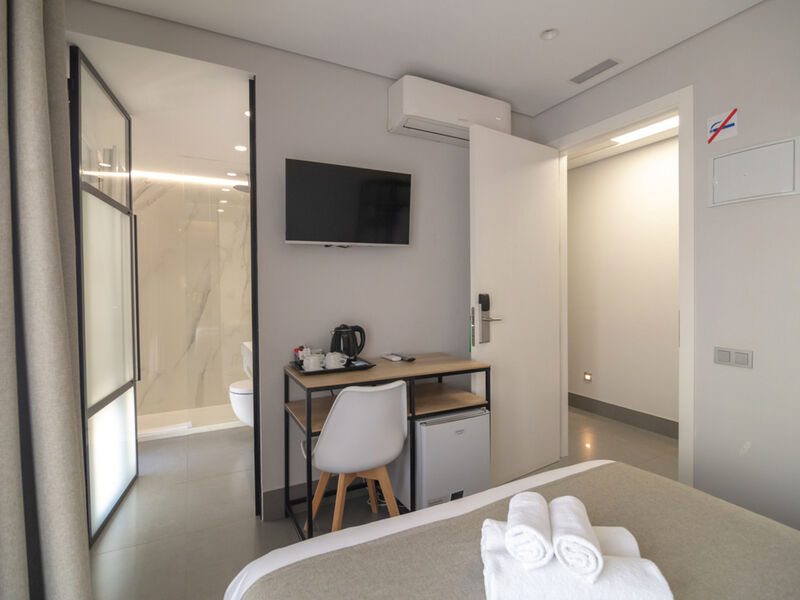 La Milagrosa Hotel and Apartments