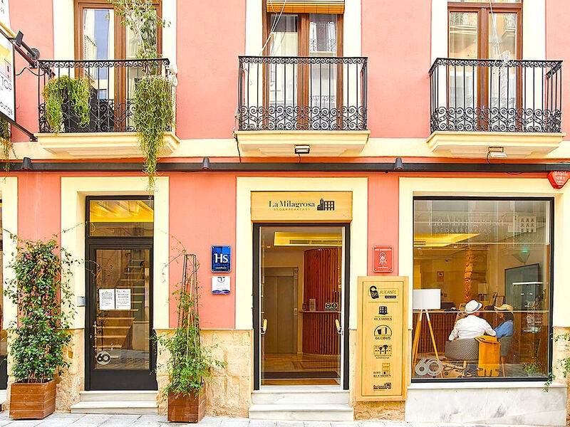 La Milagrosa Hotel and Apartments