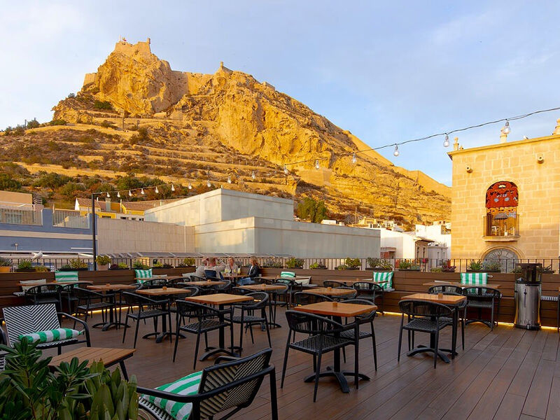 La Milagrosa Hotel and Apartments