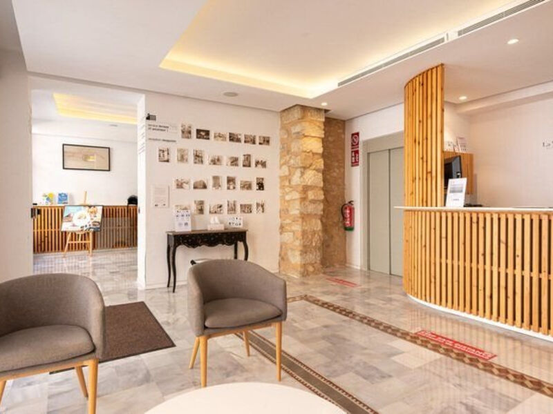 La Milagrosa Hotel and Apartments