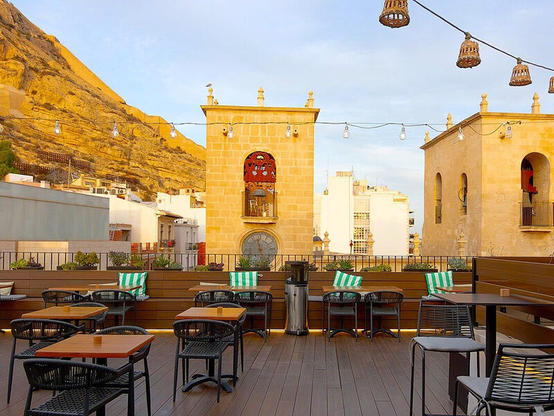 La Milagrosa Hotel and Apartments