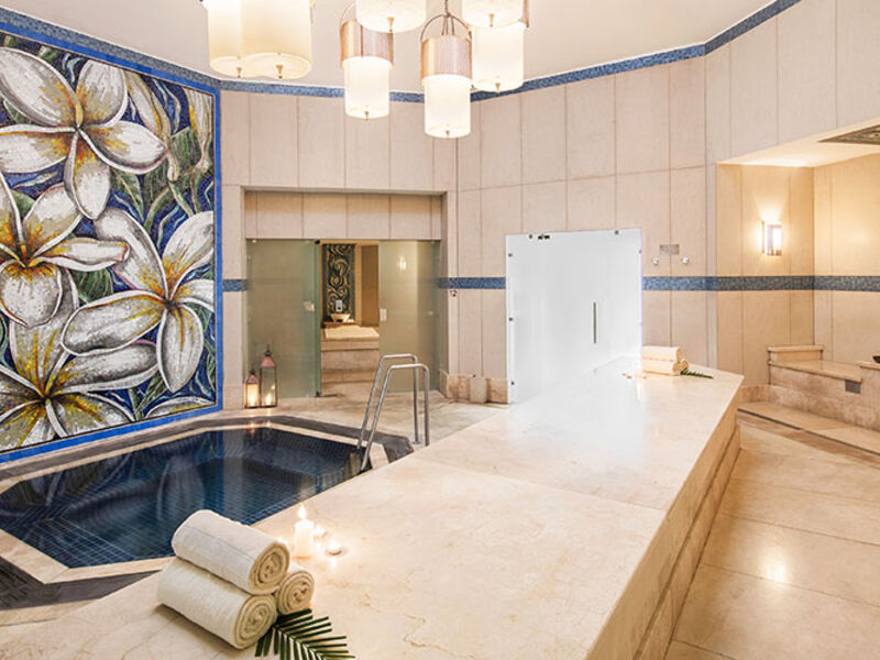 La Pirogue Resort & Spa