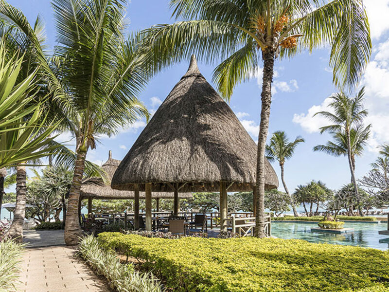 La Pirogue Resort & Spa