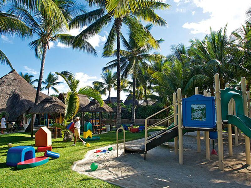 La Pirogue Resort & Spa