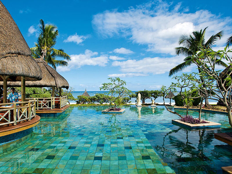 La Pirogue Resort & Spa