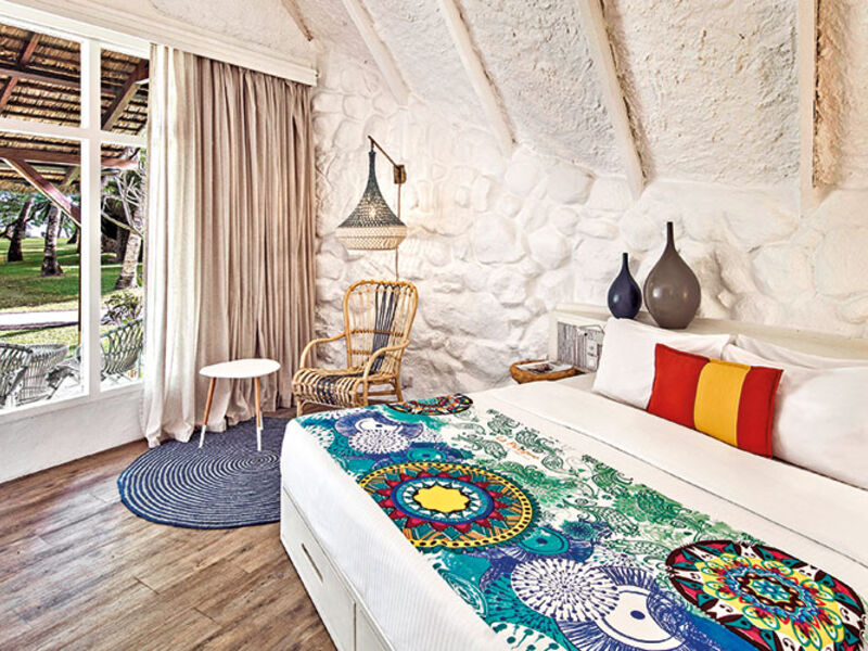 La Pirogue Resort & Spa