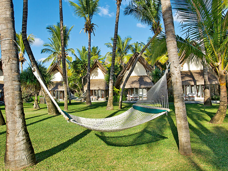 La Pirogue Resort & Spa