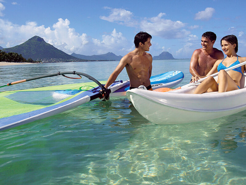 La Pirogue Resort & Spa