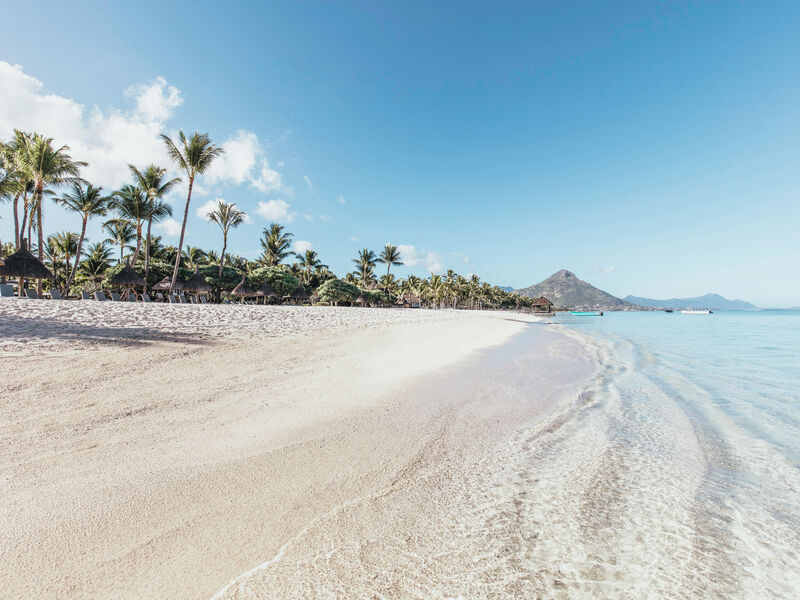 La Pirogue Resort & Sun Spa