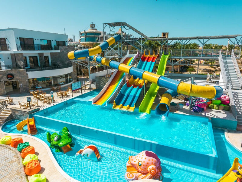 La Rosa Waves Beach & Aqua Park