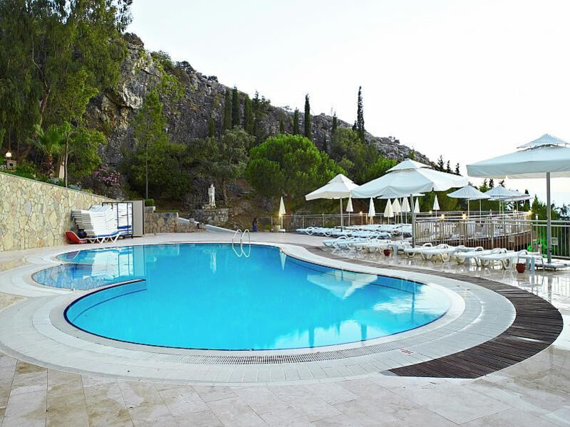Ladonia Hotels Adakule