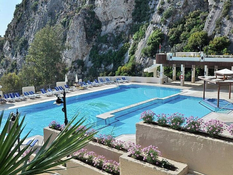Ladonia Hotels Adakule