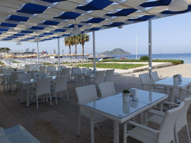 Ladonia Hotels Club Blue White