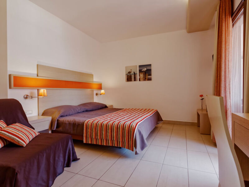 Hotel Lagomandra Beach