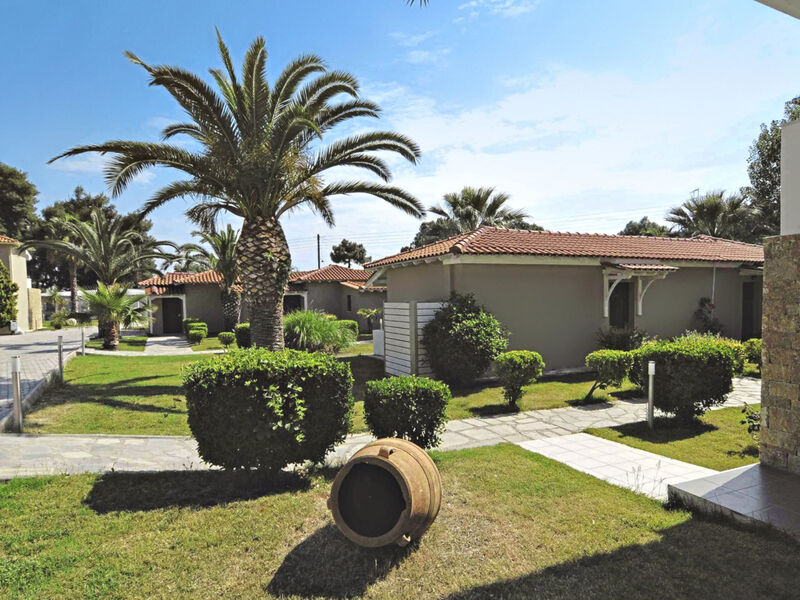 Hotel Lagomandra Beach
