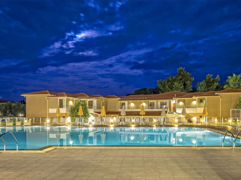 Hotel Lagomandra Beach