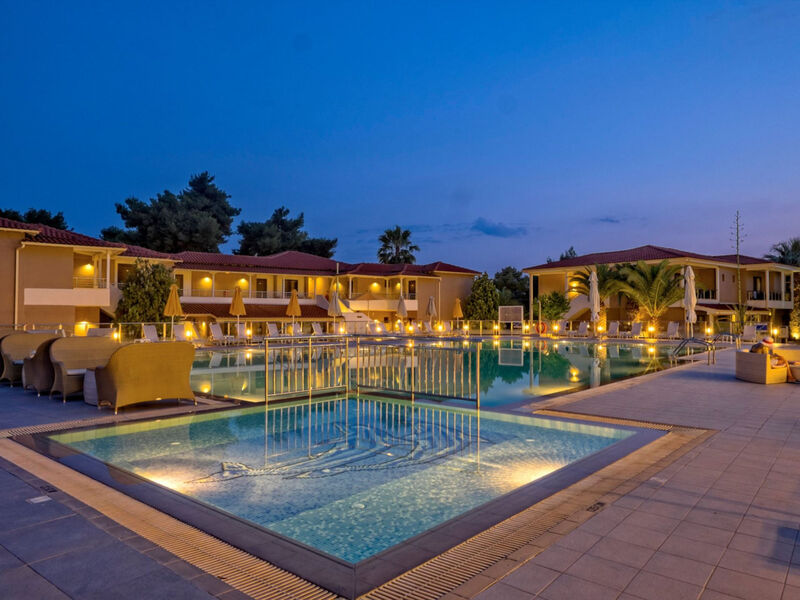 Hotel Lagomandra Beach
