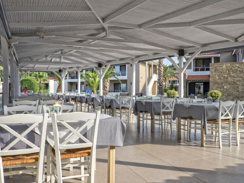 Hotel Lagomandra Beach