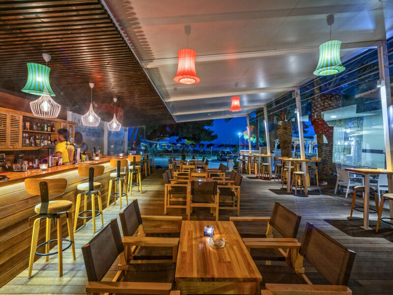 Hotel Lagomandra Beach