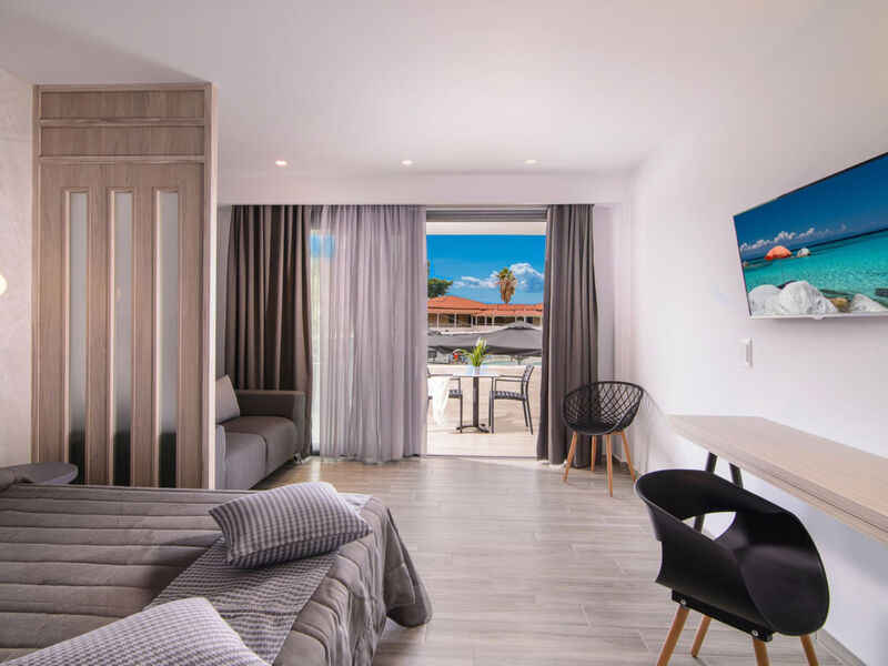Hotel Lagomandra Beach