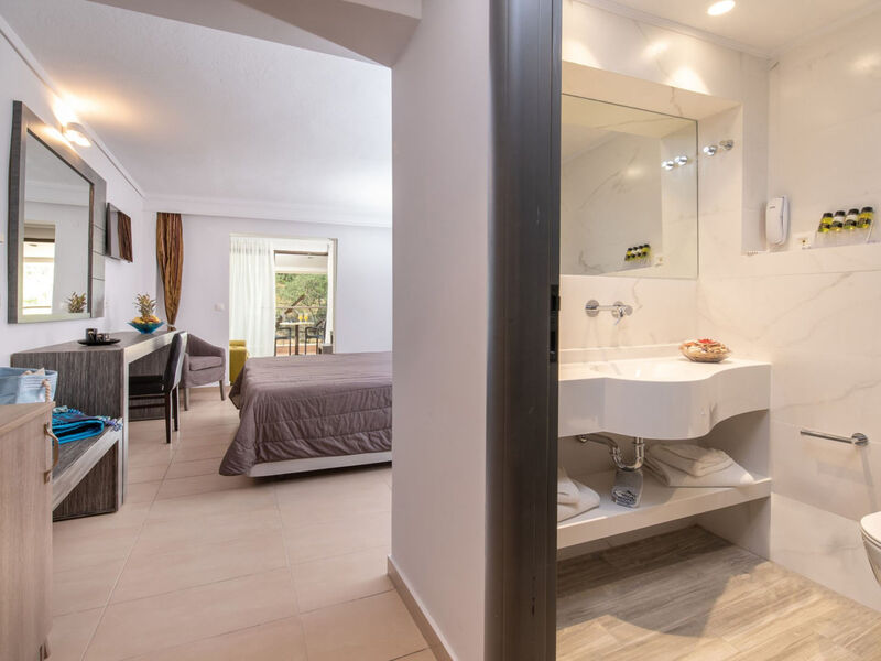 Lagomandra Hotel & Spa