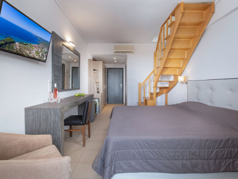 Lagomandra Hotel & Spa