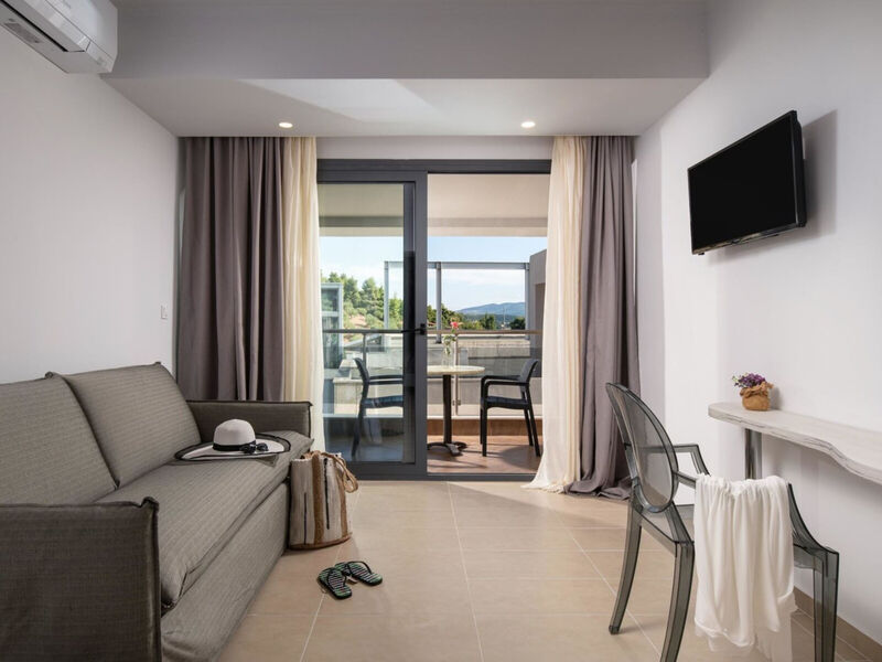 Lagomandra Hotel & Spa