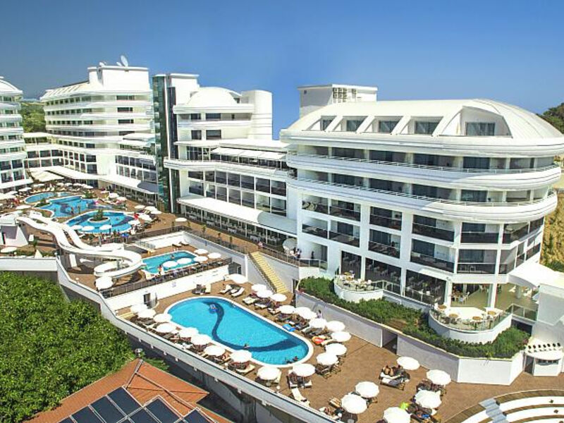 Laguna Beach Alya Resort