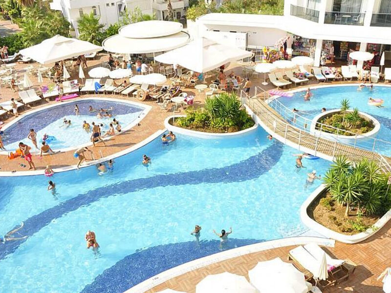 Laguna Beach Alya Resort