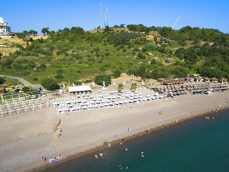 Laguna Beach Alya Resort