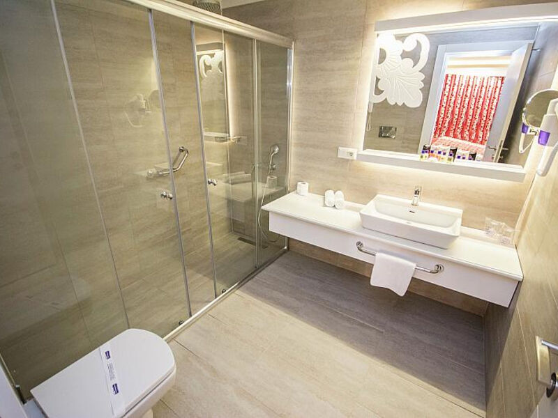 Laguna Beach Alya Resort