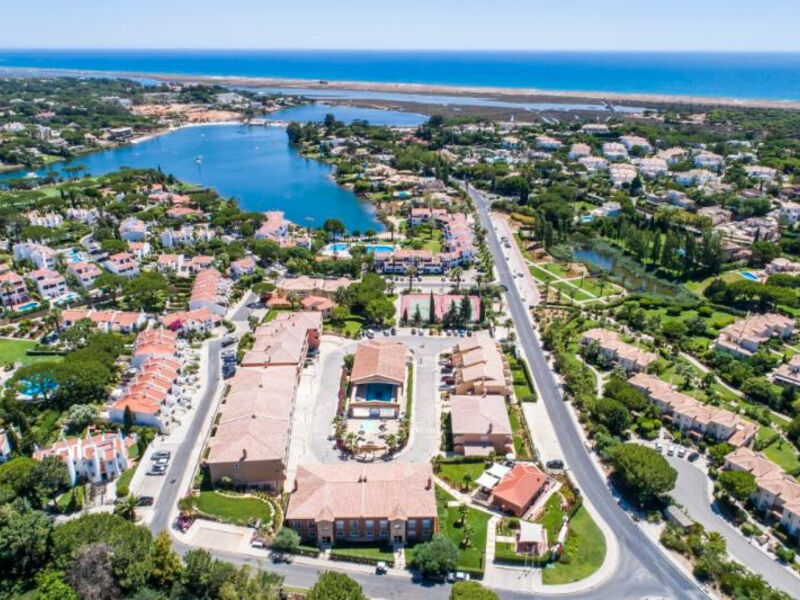 Lakeside Country Club