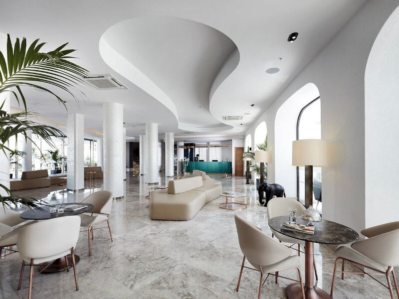 Lalila Blue Suites