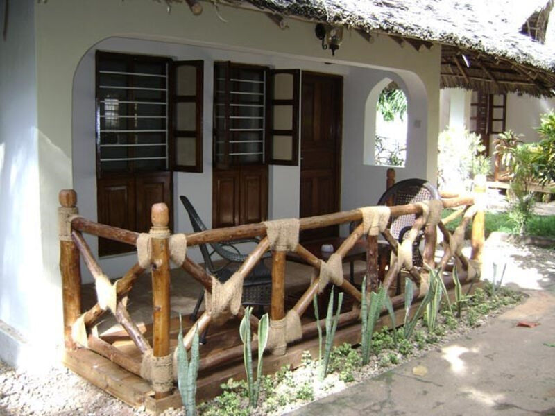 Langi Langi Beach Bungalows