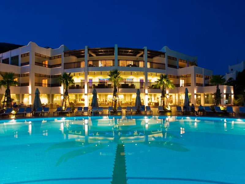 Latanya Beach Resort - Rodinný Pokoj
