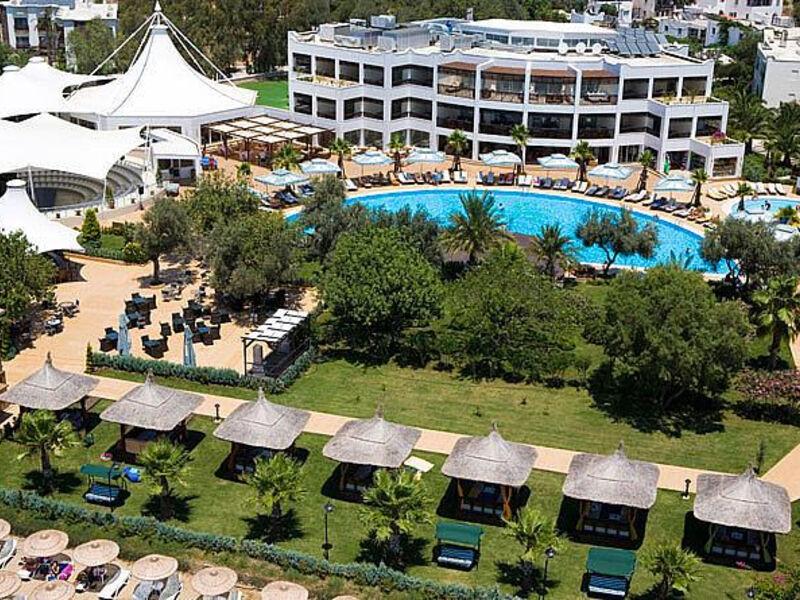 Latanya Park Resort