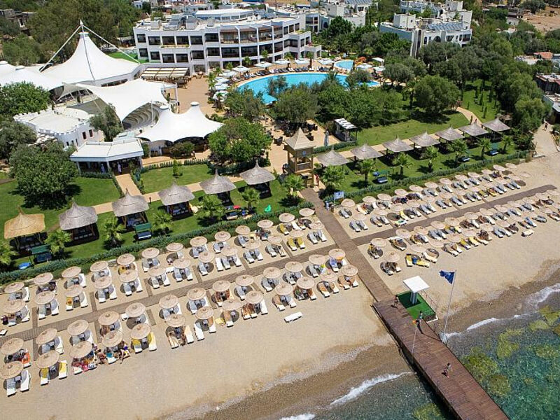 Latanya Park Resort