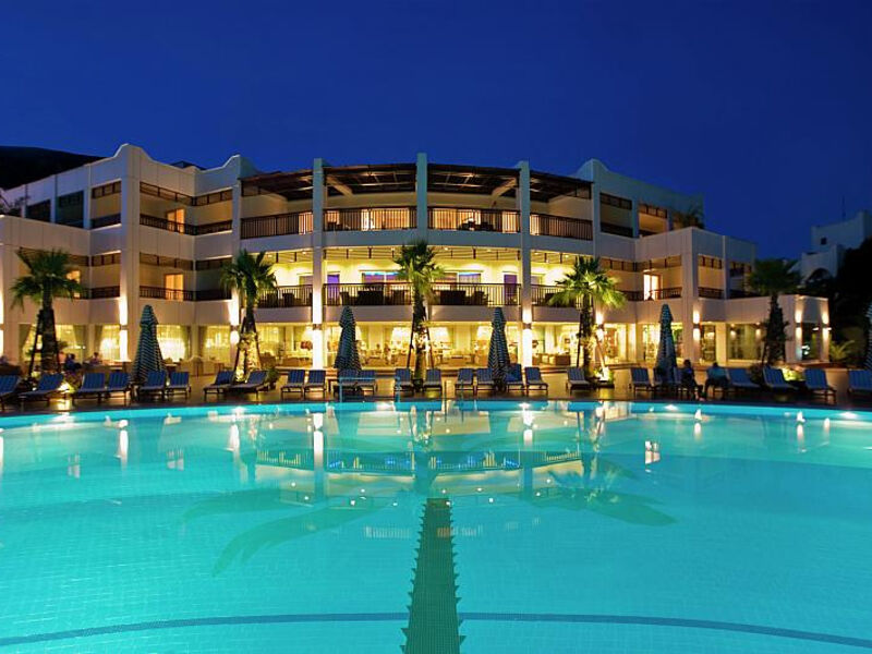 Latanya Park Resort