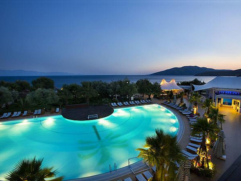 Latanya Park Resort