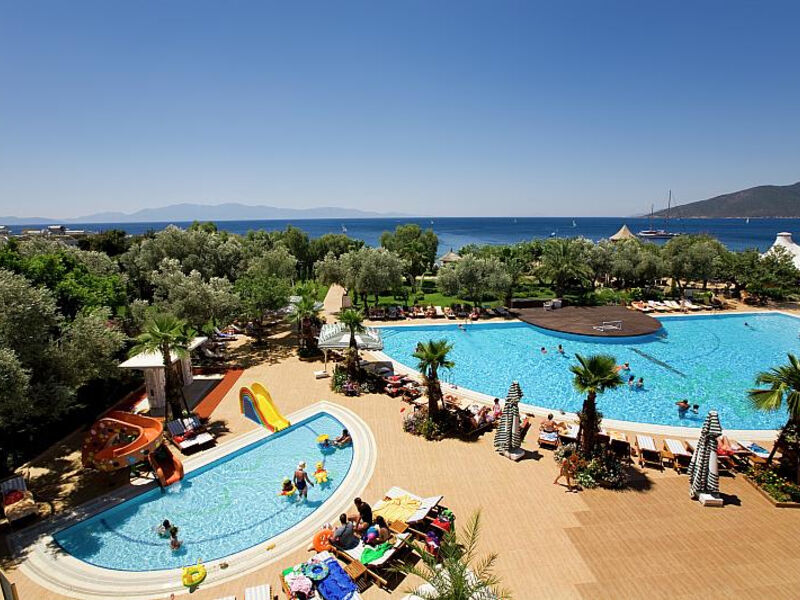 Latanya Park Resort