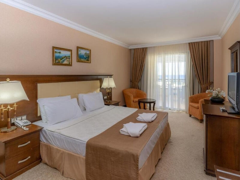 Latanya Park Resort