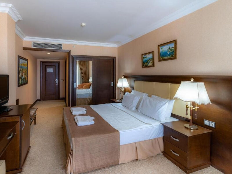 Latanya Park Resort