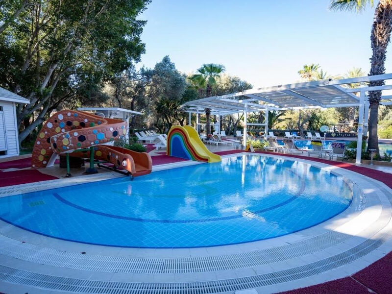 Latanya Park Resort
