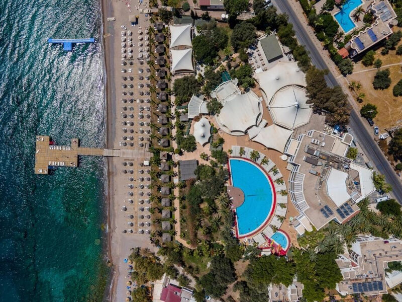 Latanya Park Resort