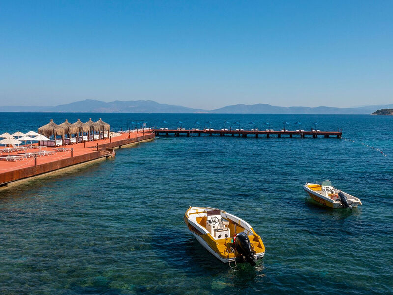 Le Bleu Hotel & Resort