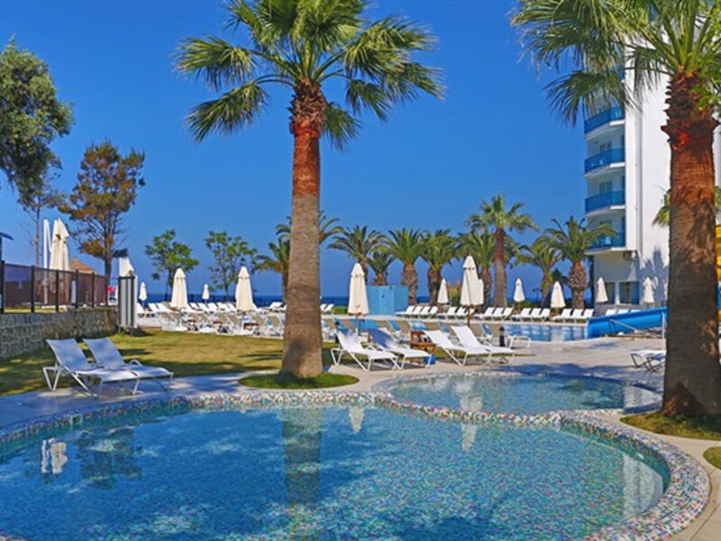 Le Bleu & Resort